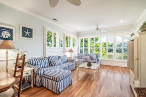 Beautiful 2BR 2BA Lakeside Villa with Lake Views
